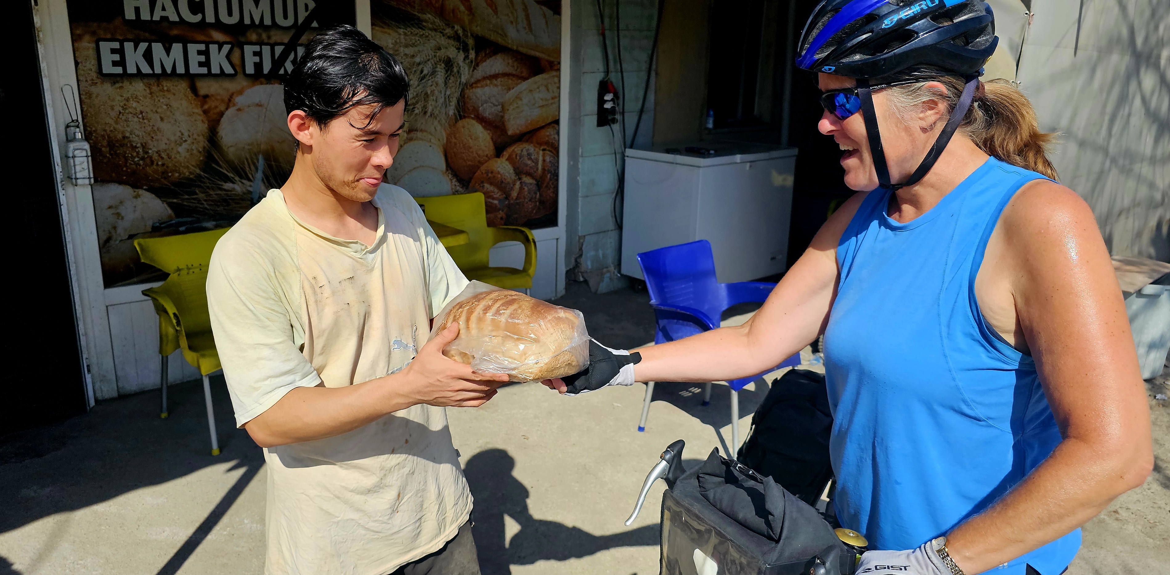 Afghan bread sponsor in Haciumur